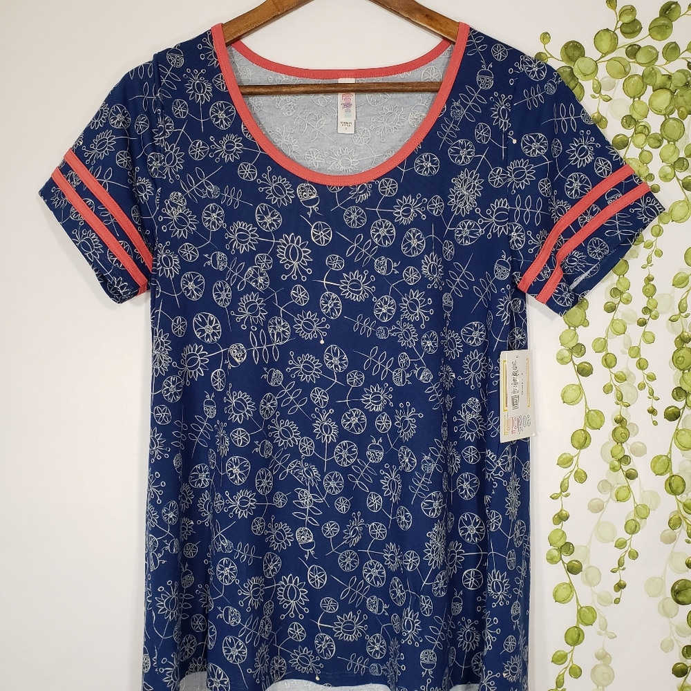 🌟Closet Closing🌟 LuLaRoe | Floral Class Tee